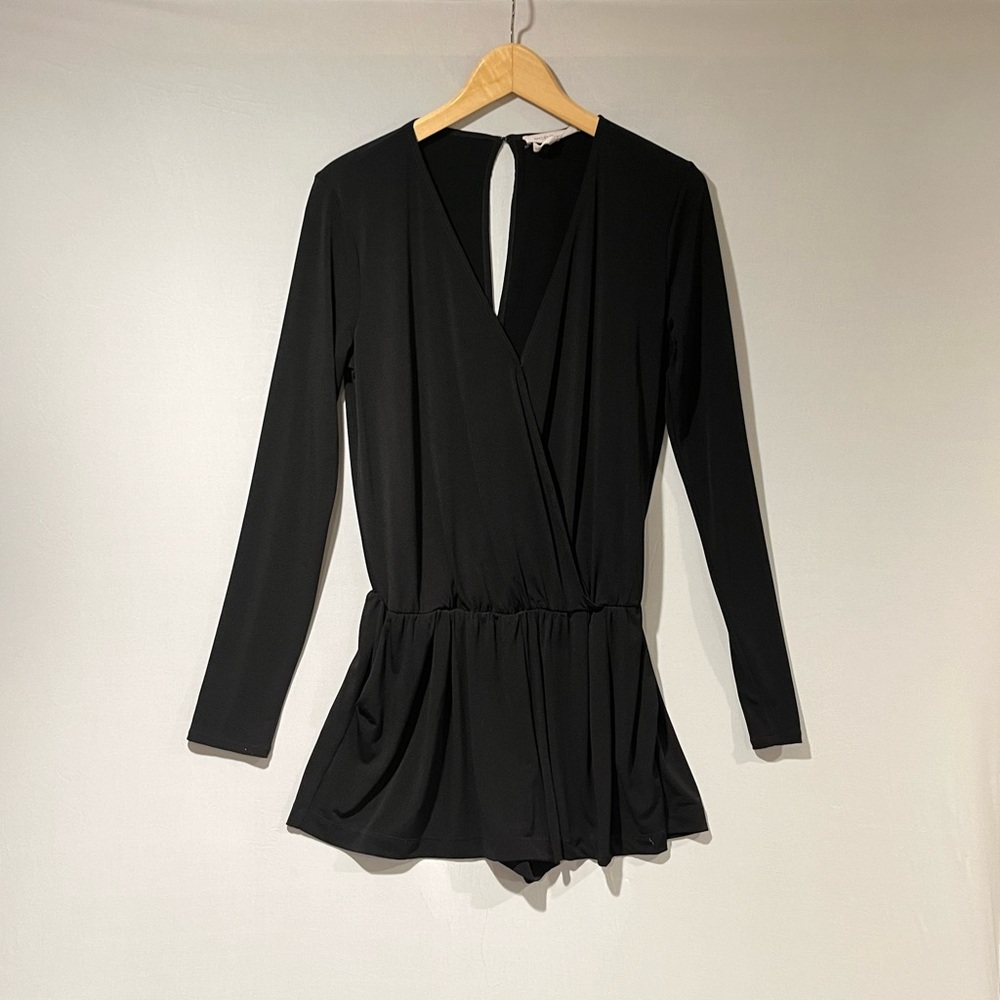 BCBGeneration Small Black Long Sleeve V-Neck Romper with pockets